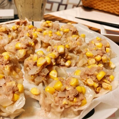 とうもろこしが甘くてシャキシャキですね！肉汁たっぷりジューシーで美味しかったです♪ 初めてシューマイを手作りしたんですが簡単でした！またつくります(^.^)